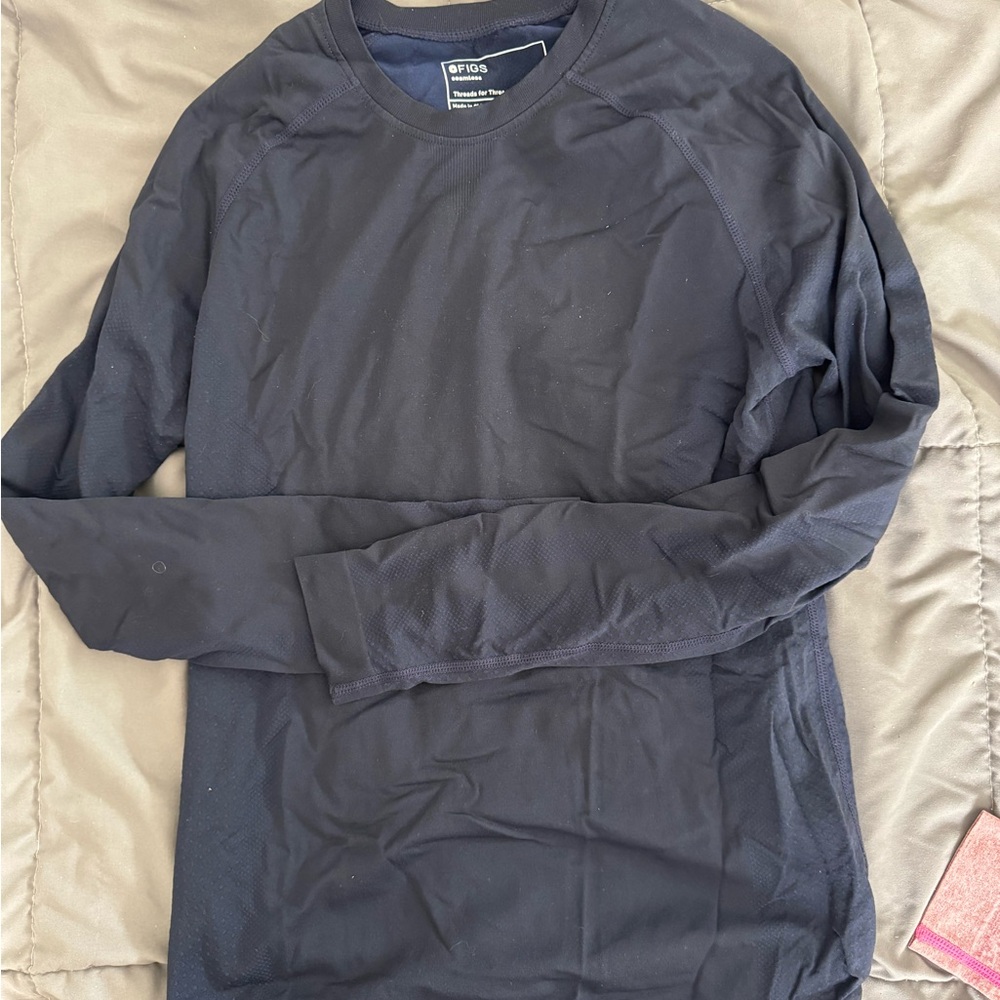 Woman navy long sleeve